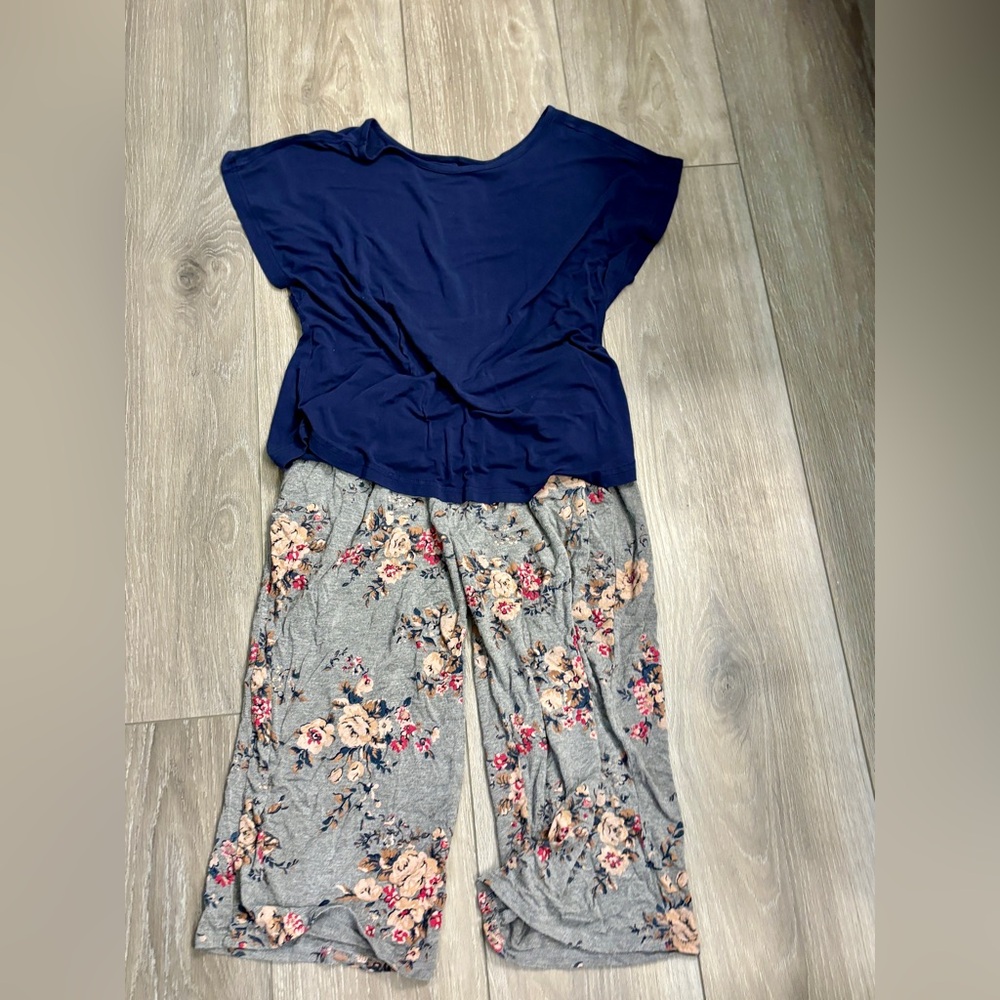 LATCHED MAMA XS LOUNGE SET (Capri length)
